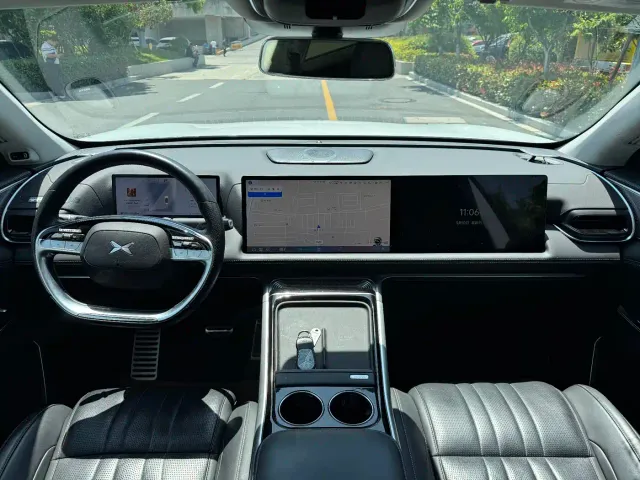 Xpeng G9 — Фото автомобиля 10