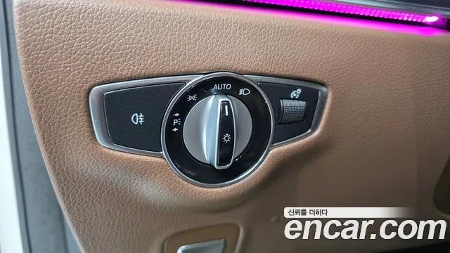 Mercedes-Benz E-Class — Фото автомобиля 20