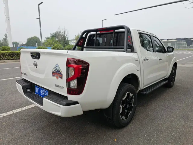 Nissan Navara — Фото автомобиля 6