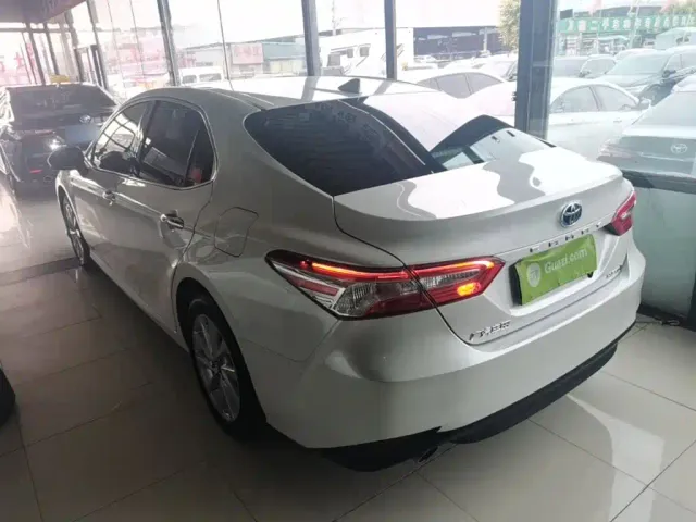 Toyota Camry — Фото автомобиля 4