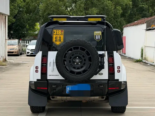 Land Rover Defender — Фото автомобиля 5