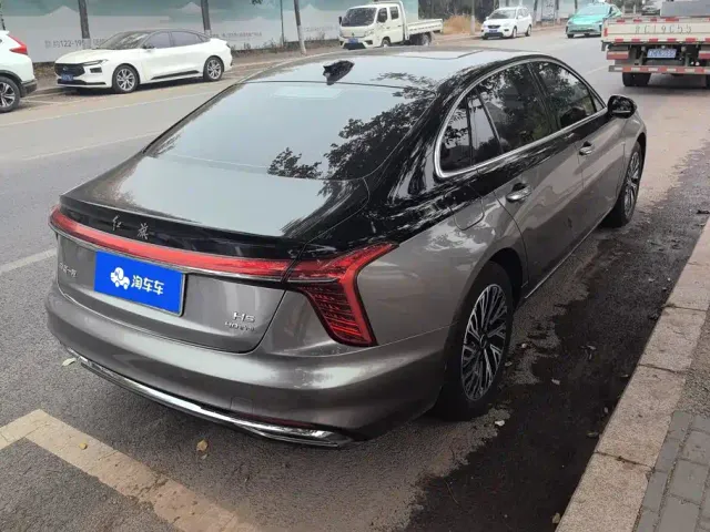 Hongqi H5 — Фото автомобиля 3