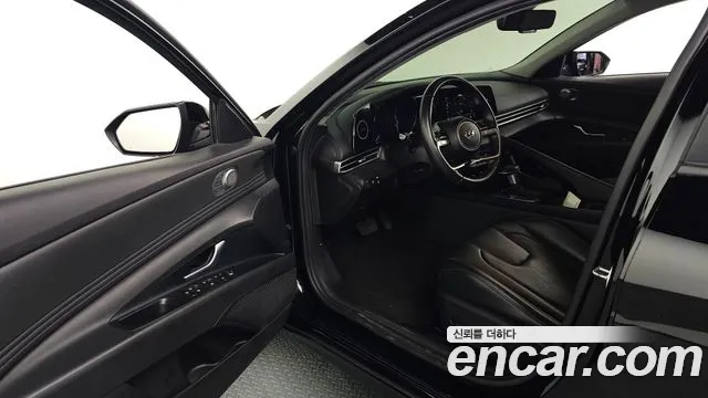 Hyundai Avante CN7 — Фото автомобиля 10