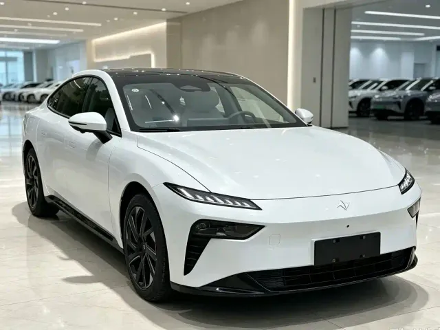 Dongfeng eπ 007 — Фото автомобиля 3