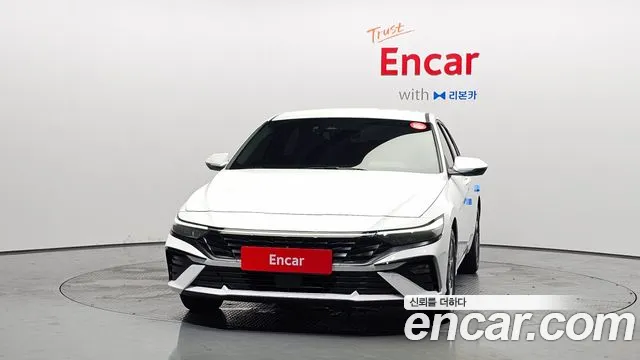 Hyundai AVANTE Новый Avante (CN7) — Фото автомобиля 3