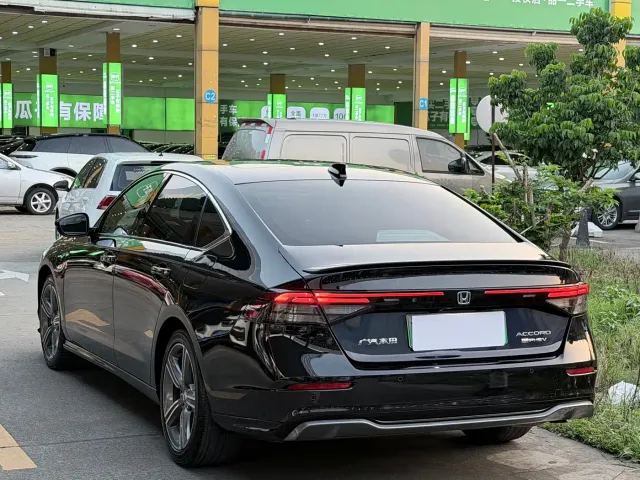 Honda Accord — Фото автомобиля 14