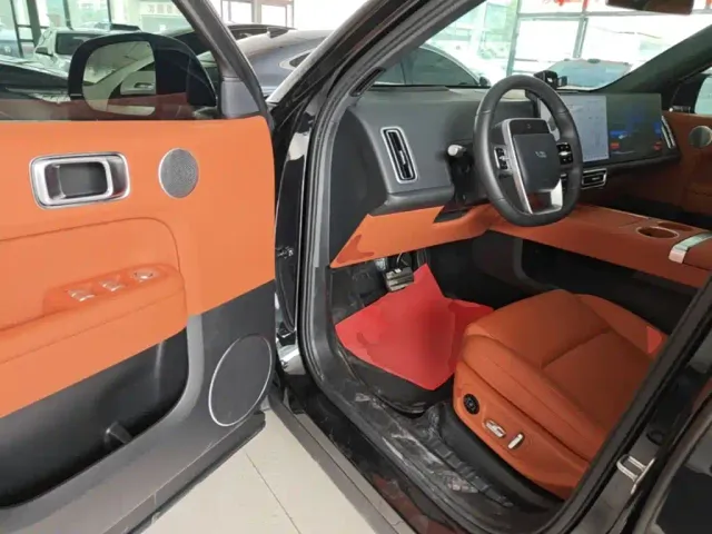 Li Auto L6 — Фото автомобиля 15