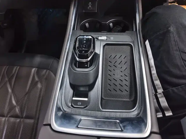 Ford Edge — Фото автомобиля 8