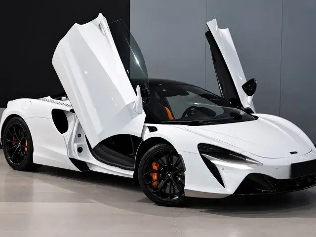 McLaren Artura — Фото автомобиля 3