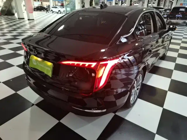 Hongqi E-QM5 — Фото автомобиля 6