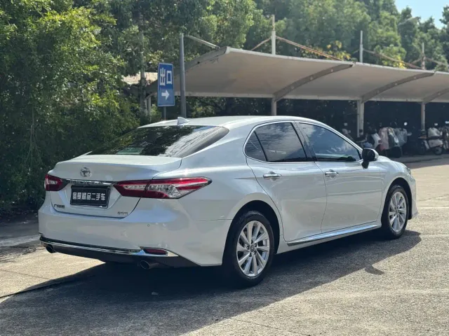 Toyota Camry — Фото автомобиля 5