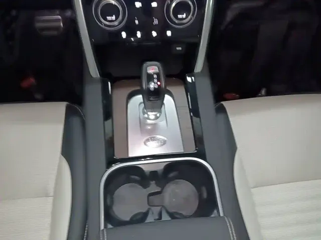 Land Rover Discovery Sport — Фото автомобиля 13