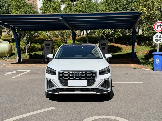 Audi Q2L — Фото автомобиля 2