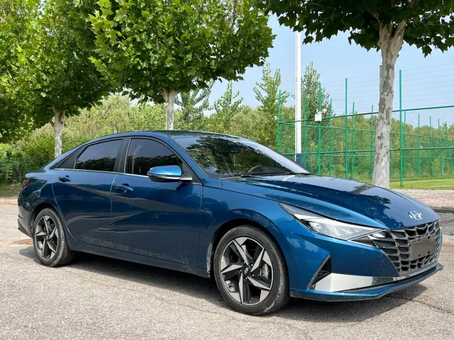 Hyundai Elantra — Фото автомобиля 3