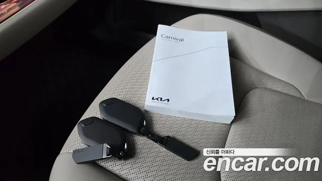 Kia Canival Новый Carnival 4 поколение Бензин 4 места Hi-Limousine — Фото автомобиля 30