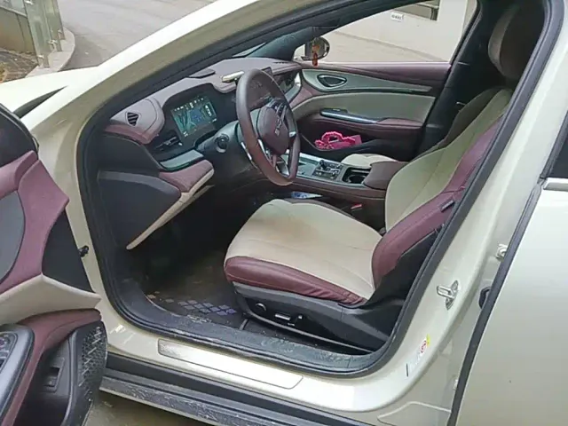 BYD Seal 07 DM-i — Фото автомобиля 15