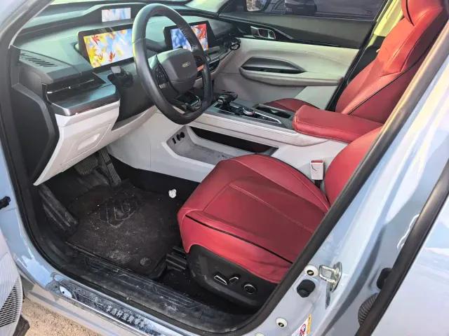 Changan Oshan Z6 EV — Фото автомобиля 4