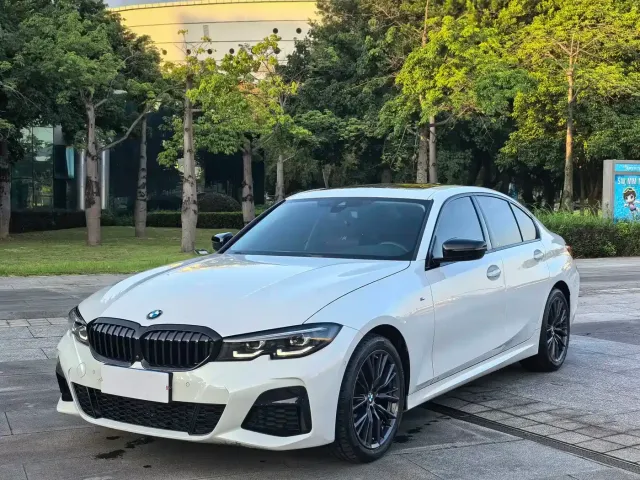 Фотография автомобиля — BMW 3 Series