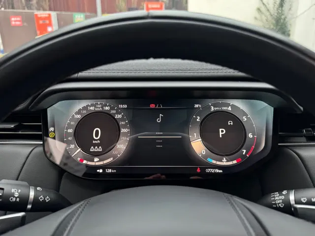 Land Rover Range Rover Sport — Фото автомобиля 9