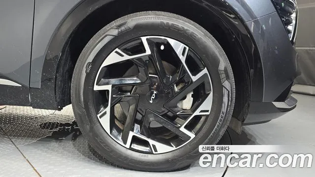 Kia Sportage Sportage 5-е поколение Бензин 1.6 турбо 2WD — Фото автомобиля 21