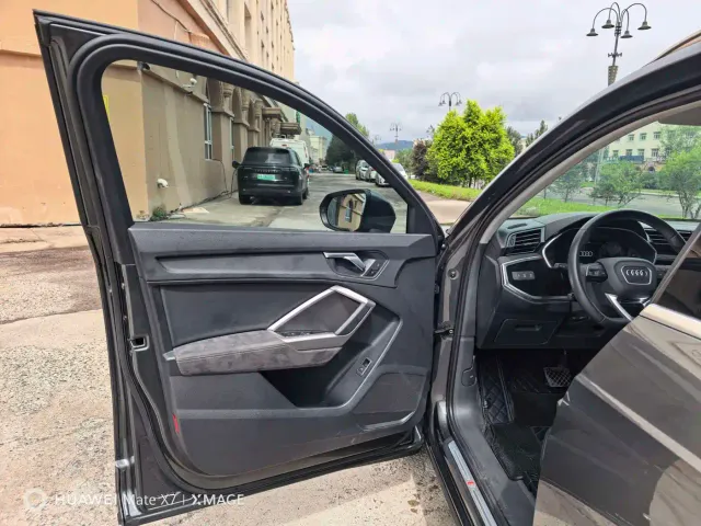 Audi Q3 — Фото автомобиля 9