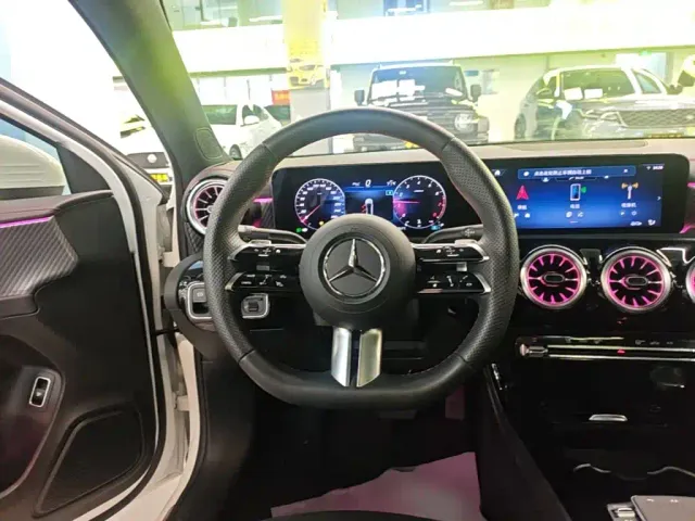 Mercedes-Benz A-Class — Фото автомобиля 10