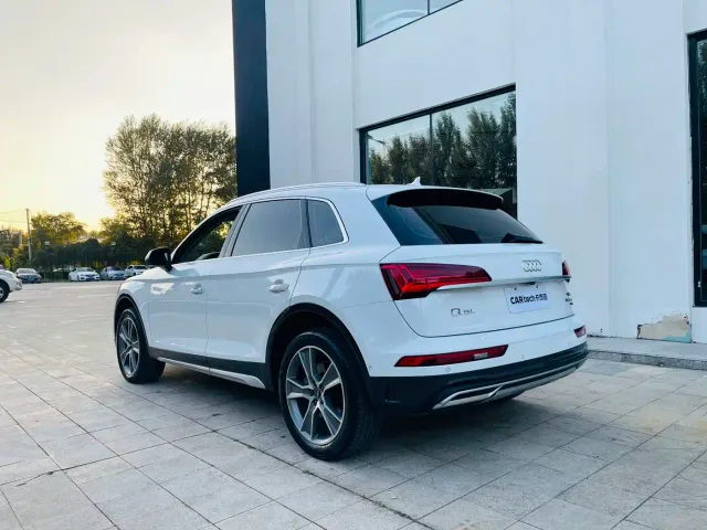 Audi Audi Q5L 2022 45T Luxury Elegance — Фото автомобиля 4