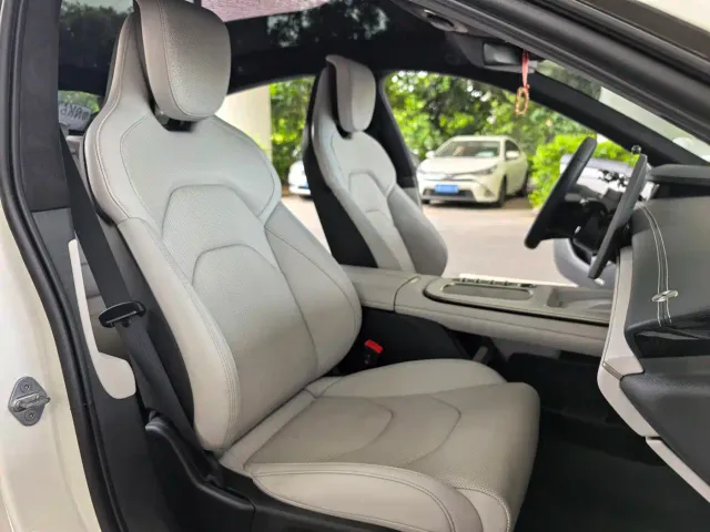 Xiaomi SU7 — Фото автомобиля 7