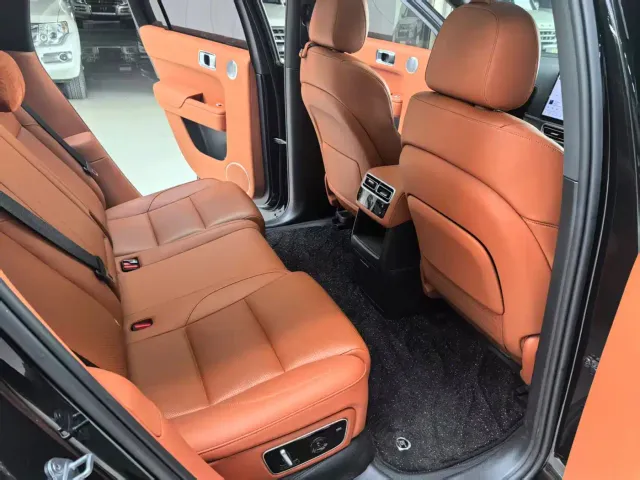 Li Auto L7 — Фото автомобиля 11