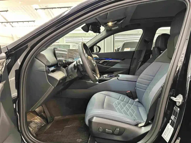 BMW 5 Series — Фото автомобиля 7