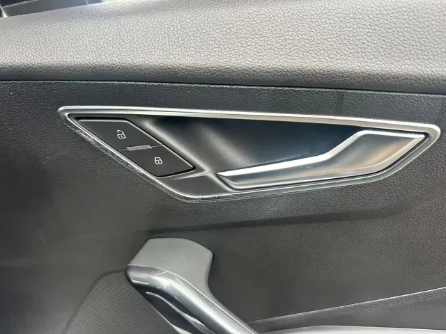 Audi Q2L — Фото автомобиля 10