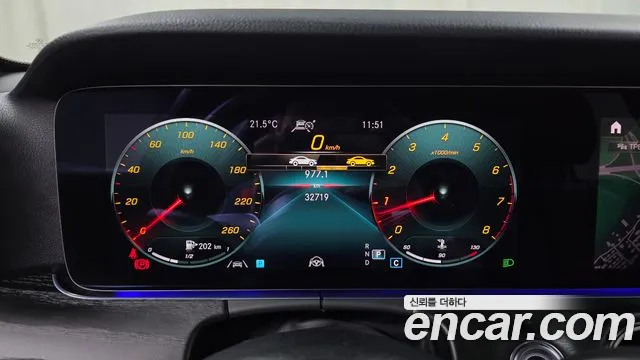 Mercedes-Benz E-Class — Фото автомобиля 11