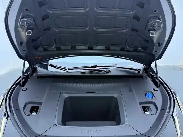 Lynk & Co Z20 — Фото автомобиля 19