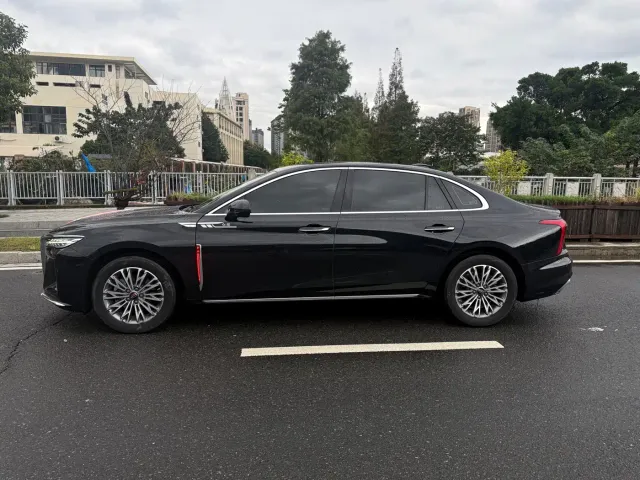 Hongqi H5 — Фото автомобиля 4