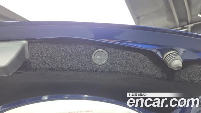 Tesla Model 3 — Фото автомобиля 17