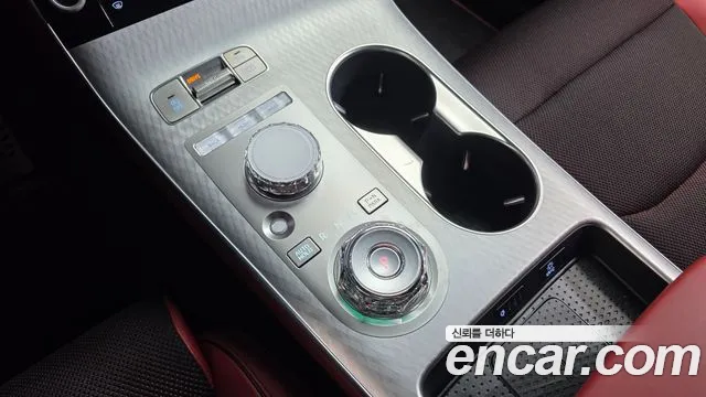Genesis GV70 2.5T Бензин AWD — Фото автомобиля 9