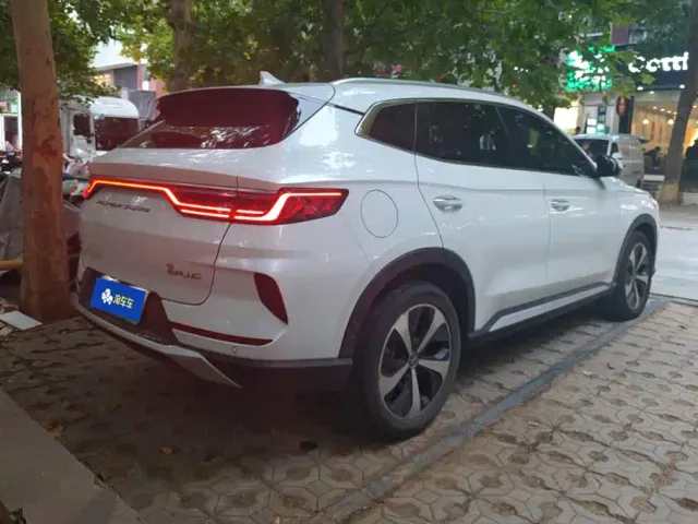 BYD Song PLUS — Фото автомобиля 3