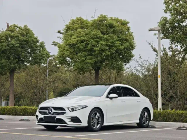 Фотография автомобиля — Mercedes-Benz A-Class