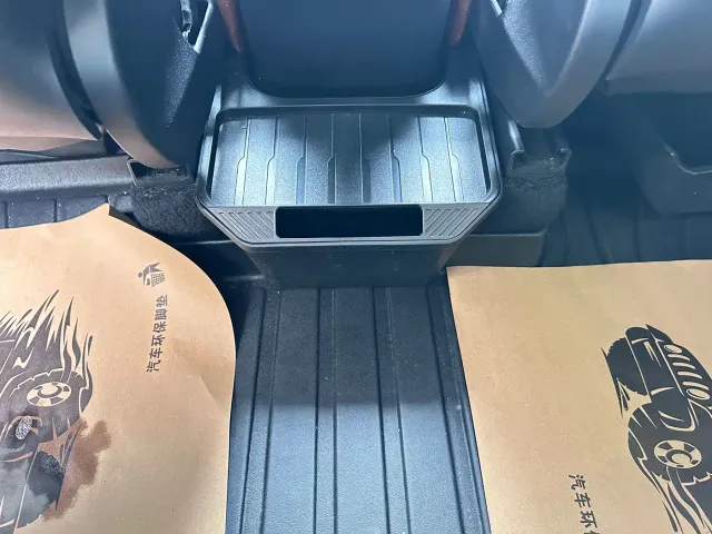 Tesla Model Y — Фото автомобиля 17