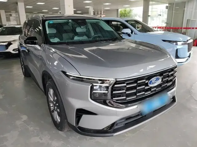 Ford Edge — Фото автомобиля 3