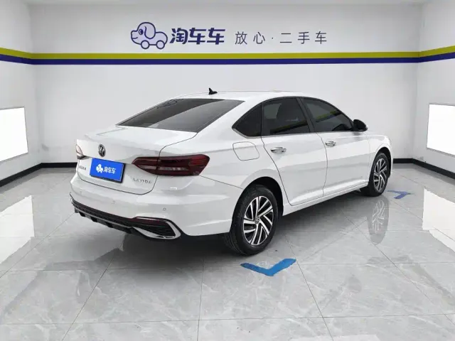 Volkswagen Lavida — Фото автомобиля 3