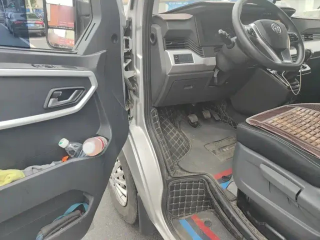 Dongfeng Yufeng — Фото автомобиля 13
