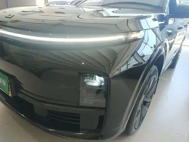 Li Auto L7 — Фото автомобиля 23