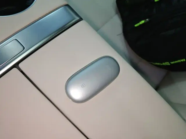 Li Auto MEGA — Фото автомобиля 8