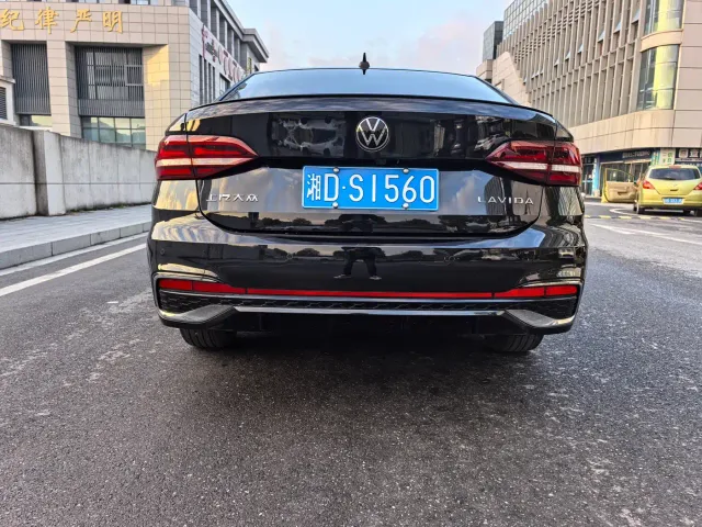 Volkswagen Lavida — Фото автомобиля 8