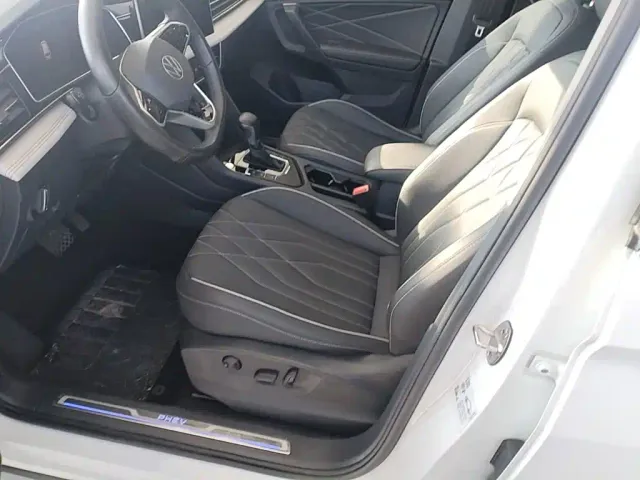 Volkswagen Tiguan L PHEV — Фото автомобиля 14