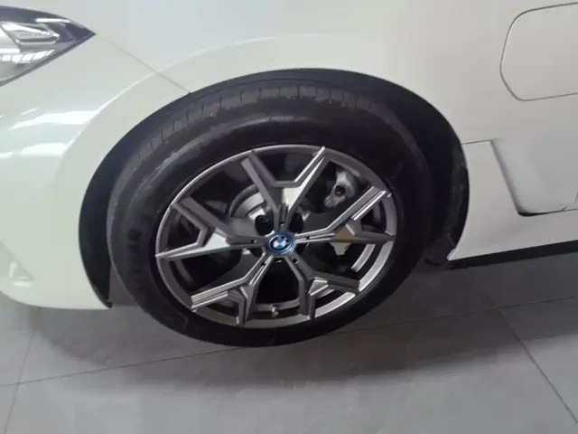 BMW i3 — Фото автомобиля 22