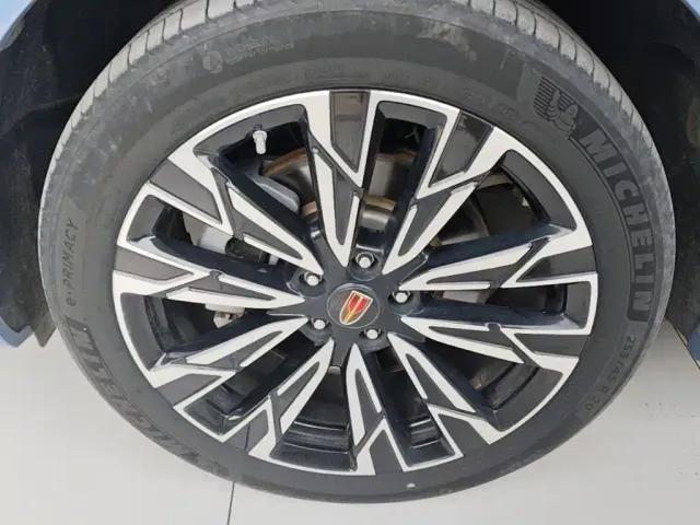 Hongqi HS5 — Фото автомобиля 22