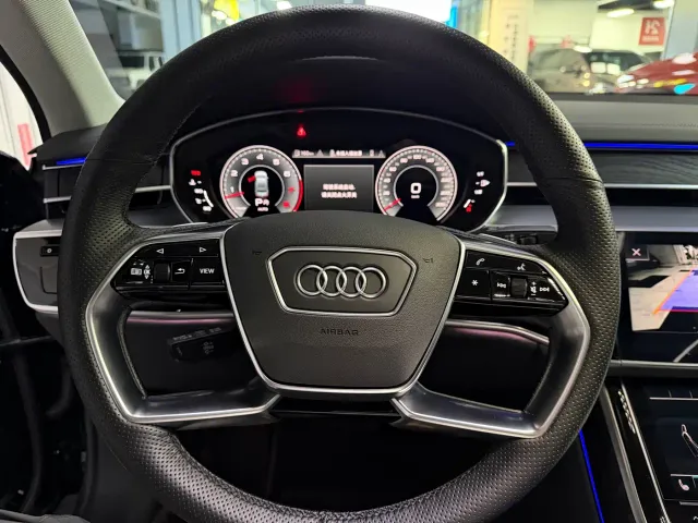 Audi A8 — Фото автомобиля 23