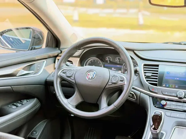 Buick LaCrosse — Фото автомобиля 11